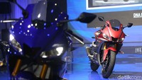 Terinspirasi dari YZR-M1, desain body Yamaha R25 generasi terbaru memiliki aerodinamis tinggi yang dapat meningkatkan performa berkendara.