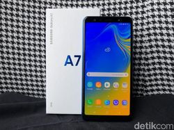 Ini Samsung Galaxy A7 dengan 3 Kamera Belakangnya