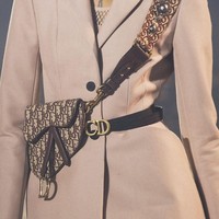 Saddle bag Dior masih akan jadi favorit hingga tahun depan. Sudah punya? Dok. Getty Images