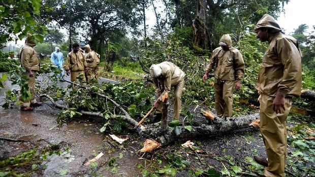 Topan Titli Terjang India, 300 Ribu Orang Dievakuasi