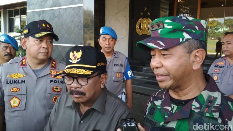 Korban Gempa Situbondo Enggan ke RS, Ini Upaya Pemprov Jatim Korban Gempa Situbondo Enggan ke RS, Ini Upaya Pemprov Jatim
