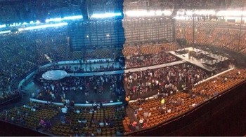 Efek mode panorama tempat pertandingan jadi terlihat ada 2 pencahayaan. (Foto: Brightside)