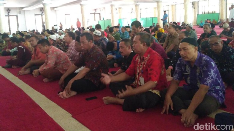 Warga Situbondo Gelar Doa Bersama Minta Gempa Susulan Tak Terjadi Warga Situbondo Gelar Doa Bersama Minta Gempa Susulan Tak Terjadi