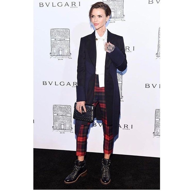 Berperan sebagai petarung dan superhero, Ruby Rose sendiri memang suka bela diri di kehidupan nyata. Ia juga merupakan anak baptis dari petinju Lionel Rose. Foto: Instagram @rubyrose