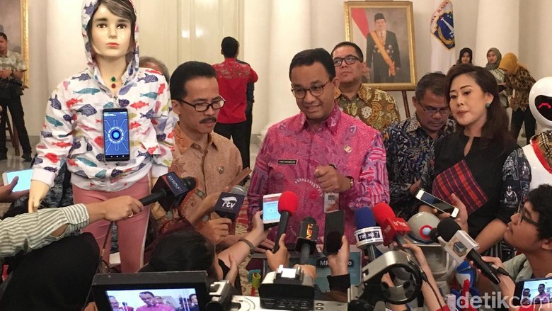Anies: Jangan Bayangkan Becak Mengaspal di Jalan Thamrin Anies: Jangan Bayangkan Becak Mengaspal di Jalan Thamrin