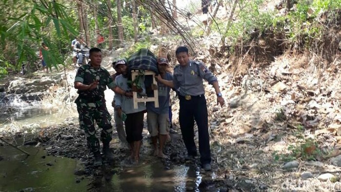 Tukang Ojek Angkut Kayu di Kudus Tewas Tertimpa Kayu Balok