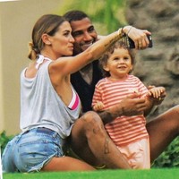 Setelah skandal itu terlupakan, Melissa Satta kini dikenal sebagai istri dari pemain sepakbola Ghana, Kevin-Prince Boateng. Keduanya menikah pada 2016. Boateng suka memanjakan Melissa dengan kemewahan. Salah satunya dengan memberinya jam tangan Rolex seharga ratusan juta. Foto: Instagram