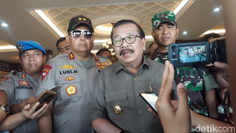 Kado Pahit di Hari Jadi Jawa Timur, 12 Kepala Daerah Diciduk KPK Kado Pahit di Hari Jadi Jawa Timur, 12 Kepala Daerah Diciduk KPK