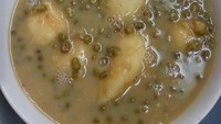 Selain ubi dan singkong, bubur kacang hijau juga enak diberi tambahan pisang kepok yang legit sedikit asam.Foto: Instagram