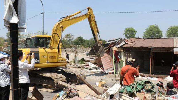 Pembongkaran belasan rumah di Solo. 