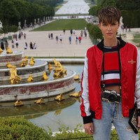Wanita 32 tahun tersebut punya penampilan tomboy di keseharian. Ia hampir selalu terlihat berambut pendek dan mengenakan busana androgyny. Foto: Instagram @rubyrose