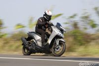 riding dengan Yamaha Lexi. 