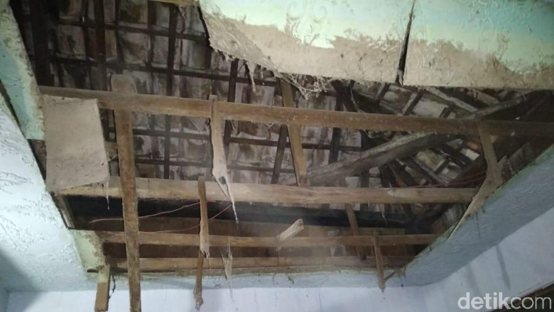 Gempa Situbondo, Korban Luka Tertimpa Bangunan di Sumenep Bertambah Gempa Situbondo, Korban Luka Tertimpa Bangunan di Sumenep Bertambah