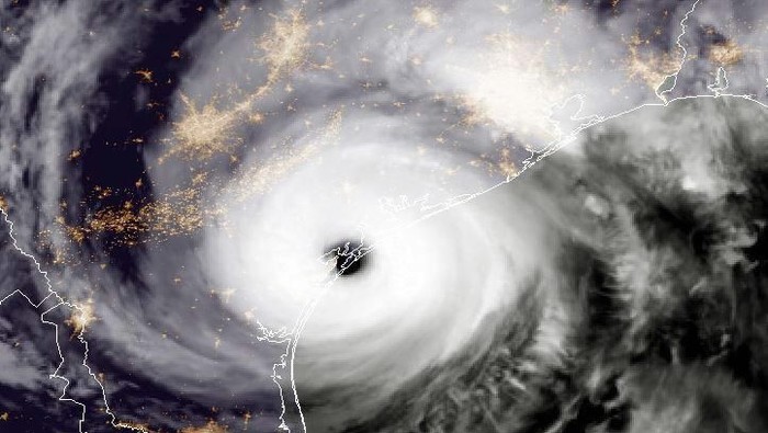 UNITED STATES, GULF COAST - AUGUST 25: In this NOAA handout image, NOAAs GOES East satellite capture of Hurricane Harvey shows the storm making landfall shortly after 10:00pm CDT on August 25, 2017 on the mid-Texas coast. Now at category 4 strength, Harveys maximum sustained winds had increased to 130 miles per hour. (Photo by NASA/NOAA GOES Project via Getty Images)