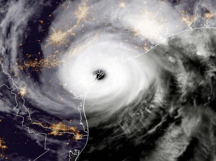 Penampakan Badai dari Citra Satelit