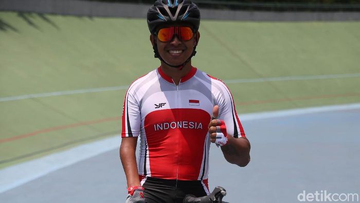 Atlet paracycling Tryagus Arief Rachman mengandalkan tangan krii untuk balap sepeda. (Agung Pambudhy/detikSport) Atlet paracycling Tryagus Arief Rachman mengandalkan tangan krii untuk balap sepeda. (Agung Pambudhy/detikSport)