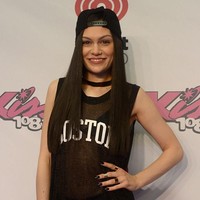 Pada tahun 2011, Jessie J tanpa sengaja pernah mematahkan kakinya ketika sedang melakukan aksi panggungnya. Setelah kejadian itu Jessie J mendapat pesan dari seorang fansnya yang masih remaja. Pesan itu mengatakan bahwa fansnya tersebut juga ikut mematahkan kakinya agar sama seperti Jessie J. Fans yang tidak disebutkan namanya itu mendapatkan informasi personal Jessie J dan mengirimkannya foto kaki yang patah sebagai bukti. Foto: Getty Images