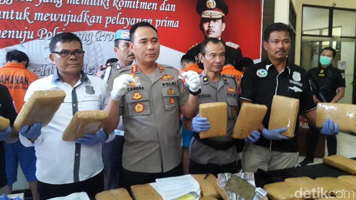Polisi Tangkap Pengedar Ganja yang Libatkan Napi di Bekasi