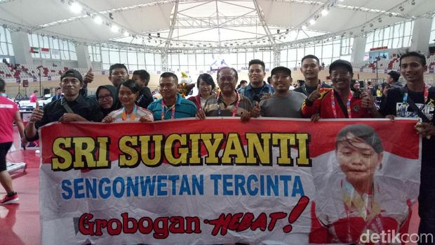 Sri Sugiyanti dan pendukungnya dari Grobogan