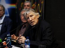 Roger Waters Sebut James Hetfield Brengsek, Metallica Kena Cancel Dunia?
