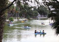 Oasis yang Cantik Ini Bukan di Timur Tengah