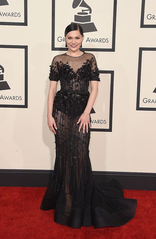 Jessie J juga kerap bergaya seksi dengan busana menerawang yang mengekspos kulitnya. Foto: Getty Images