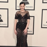 Jessie J juga kerap bergaya seksi dengan busana menerawang yang mengekspos kulitnya. Foto: Getty Images