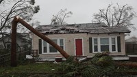 Topan Michael menghantam negara bagian Florida, Amerika Serikat, Rabu (10/10/2018) waktu setempat. Badai itu bergerak dengan angin berkekuatan 210 km/jam. Joe Raedle/Getty Images.