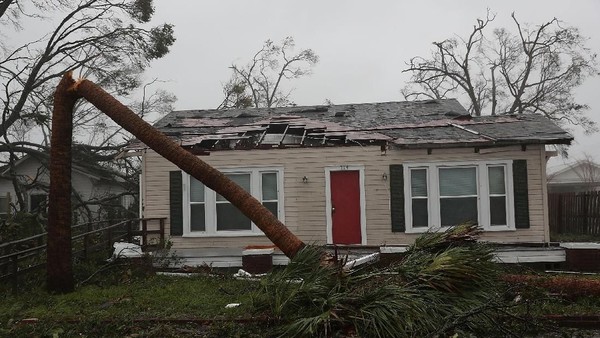 Dampak Kerusakan Akibat Topan Micahel yang Menerjang Florida