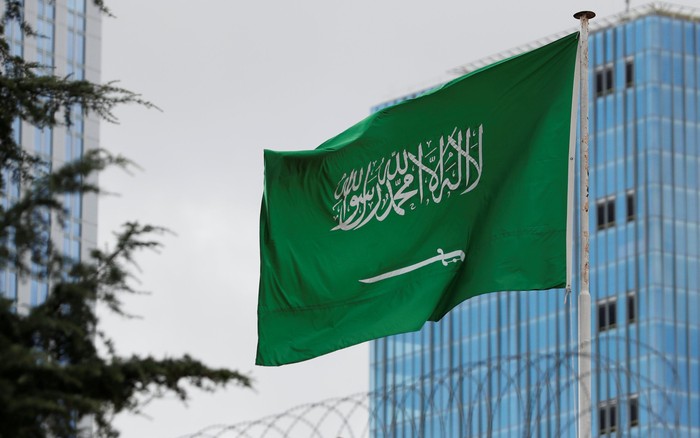 A Saudi flag flutters atop Saudi Arabias consulate in Istanbul, Turkey October 8, 2018. REUTERS/Murad Sezer