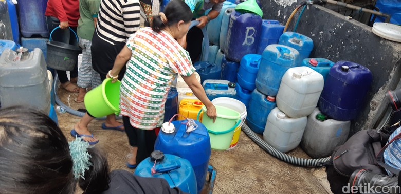 Kemarau, 40 Persen Pelanggan PDAM Bandung Tidak Teraliri Air Bersih Kemarau, 40 Persen Pelanggan PDAM Bandung Tidak Teraliri Air Bersih