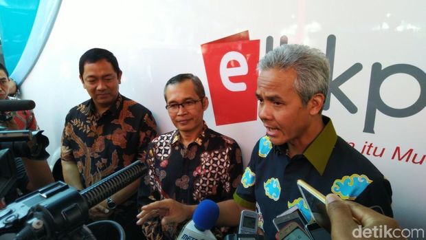 Bus KPK Sambangi Ganjar Pranowo di Balai Kota Semarang, Ada Apa?