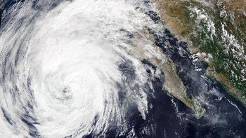 Penampakan Badai Tropis Rosa di Meksiko pada 30 September 2018. (Foto: NASA/Handout via REUTERS)