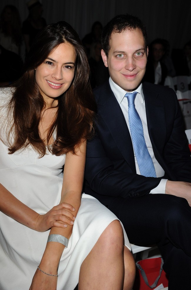 Meski tidak bertugas sebagai keluarga kerajaan senior, namun Sophie dan suaminya punya tanggung jawab, seperti hadir di acara-acara penting kerajaan. Foto: Getty Images