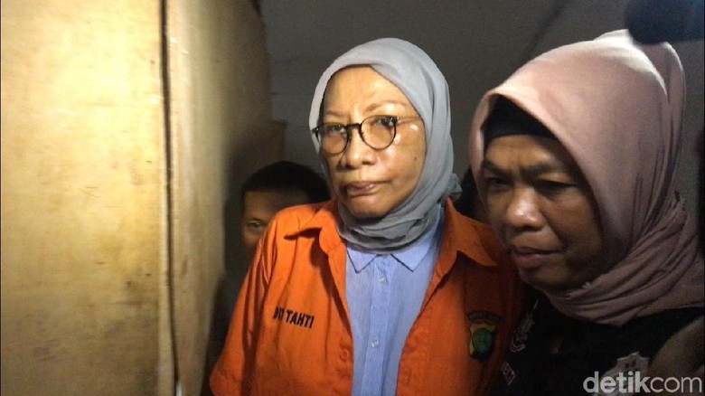 Ratna Kirim Rp 50 Juta ke Penipu demi Cairkan Duit Raja Rp 23 T Ratna Kirim Rp 50 Juta ke Penipu demi Cairkan Duit Raja Rp 23 T