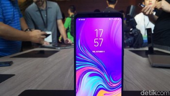 Ini ponsel untuk generasi yang ingin mengepresikan diri, kata Koh. (Foto: detikINET/Fino Yurio Kristo)