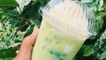 Segarnya! Alpukat Kocok yang Dingin Manis Creamy dengan Topping Melimpah