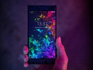 Resmi Dirilis, Ini Spek & Harga Ponsel Gaming Razer Phone 2