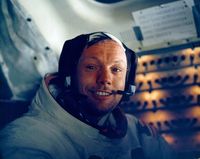 Mitos soal Neil Armstrong: Dengar Azan di Bulan hingga Pindah Agama