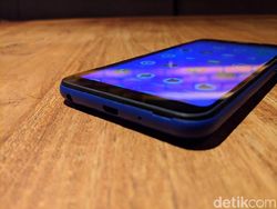 Unboxing Meizu C9, Ponsel Entry Level di Bawah Rp 1,5 Juta