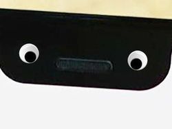 Kelewat Besar, Notch di Pixel 3 XL Jadi Meme Kocak