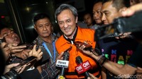 Dia sempat kabur ke 4 negara sejak ditetapkan sebagai tersangka pada tahun 2016.