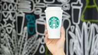 Di sisi kontainer juga dihiasi dengan mural di dinding yang menceritakan tentang kisah-kisah kopi. Foto: Starbucks.com