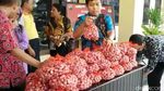 Polisi Borong Bawang Petani di Brebes, Masing-masing 2 Kg