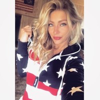 Ketika aku berbicara dengan rekruiter Korps Marinir, mereka bilang Kami dua kali lebih keras. Kamu munkin tidak lolos kamp pelatihan kami. Seorang gadis kecil seperti kamu tidak akan lolos. Lalu aku berkata, Di mana aku harus mendaftar? ungkapnya. Foto: Instagram @shannonihrke