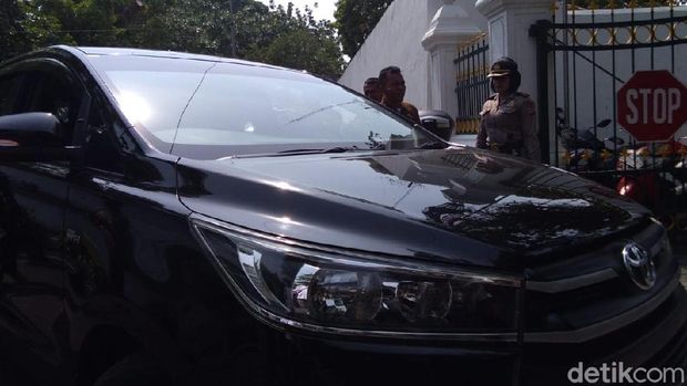 Temui Sultan HB X, Sandiaga Uno Sowan ke Keraton Yogya