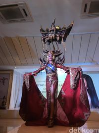 Wakili Indonesia, Vania Fitryanti Bawa Rumah Gadang di Miss International 2018