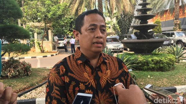 Guru Nelty Tak Doktrin Anti-Jokowi