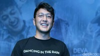 Dimas berperan sebagai Bayu, seorang pria penyandang autis. Pool/Ismail/detikFoto.
