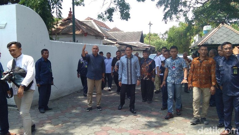 Pertemuan 4 Mata Sandiaga dan Sultan Bahas Ekonomi sampai Bencana Pertemuan 4 Mata Sandiaga dan Sultan Bahas Ekonomi sampai Bencana